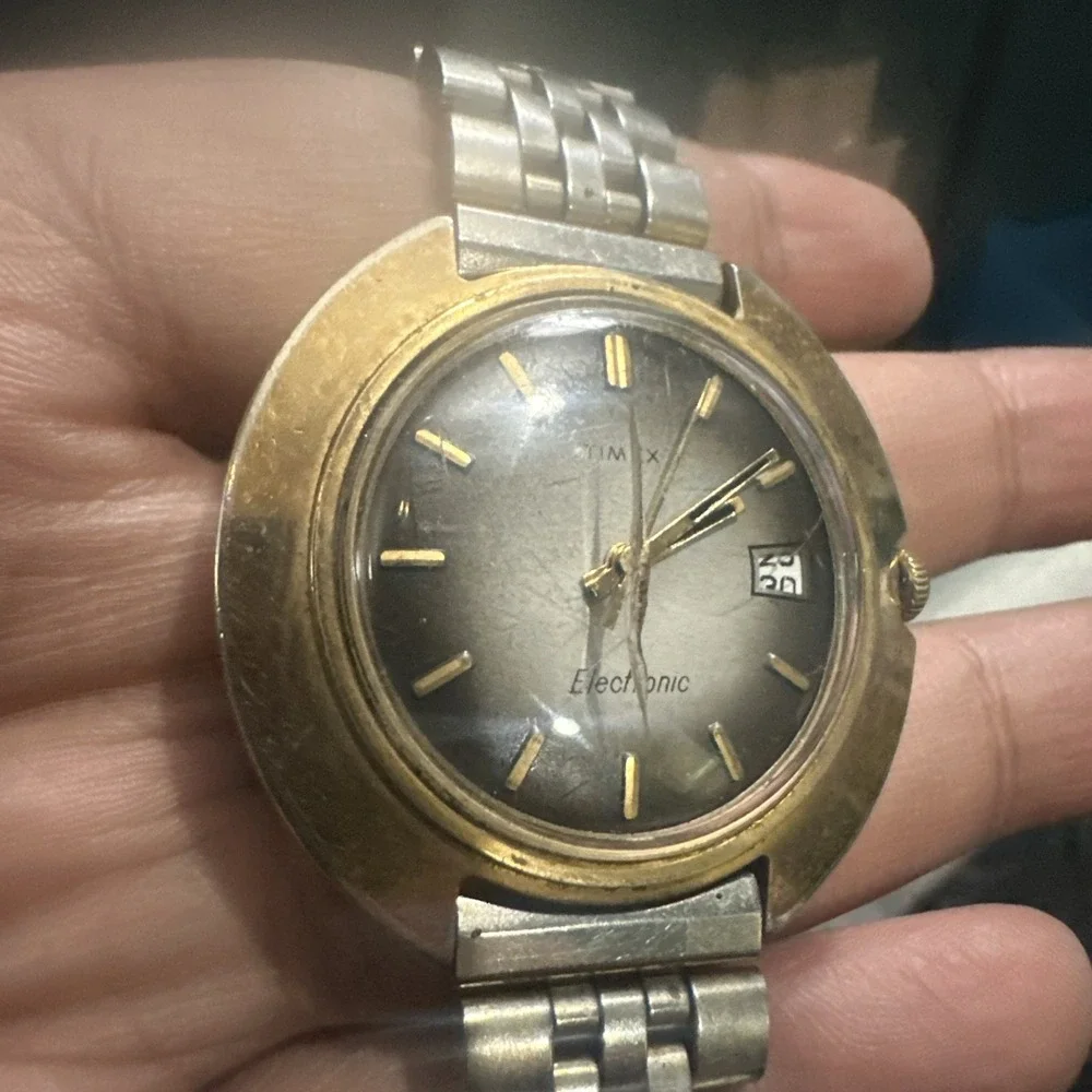 Works VTG Timex Electric Mens Watch 42mm Gray Dial Gold Tone Quartz Fit 7.5
